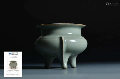 Three-legged Censer, Longquan Ware