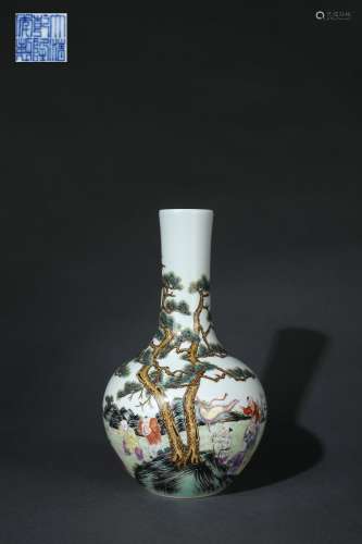 Famille Rose Vase with Figure Design, Qianlong Reign Period,...