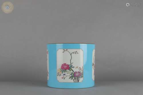 Famille Rose Brush Holder with Floral Design on A Decorated ...