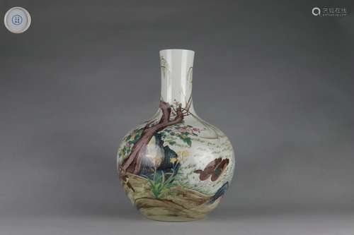 Famille Rose Globular-shaped Vase, Yongzheng Reign Period, Q...