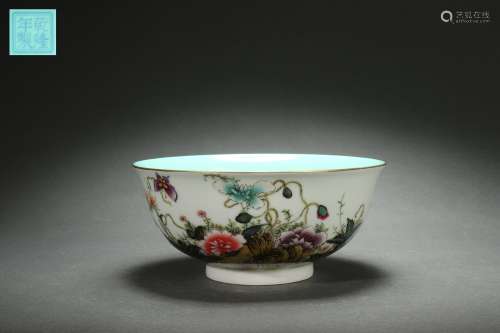 Famille Rose Bowl with Flowers and Butterflies Design, Qianl...