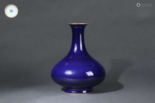 Chinese Pear-shaped Vase, Qianlong Reign Period, Qing Dynast...