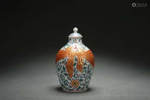 Contrasting Colored Vase with Interlaced Lotus Patterns and ...