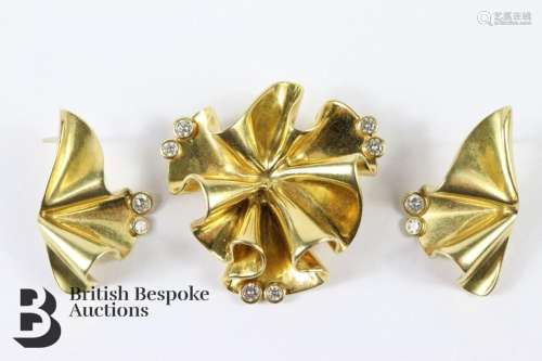 18ct Gold Folded Brooch and Earring Set