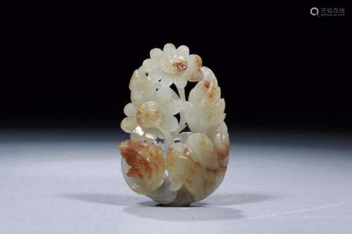 hetian jade jade flowersSize: 6.9 cm wide and 4.7 x 1.4 cm w...