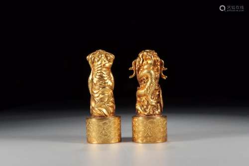 Two old : gold in extremely good fortuneSize: 11.5 cm diamet...