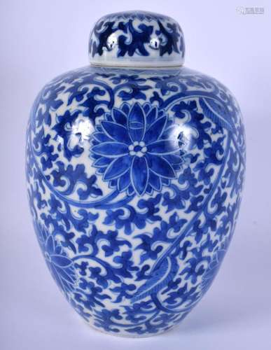 A 17TH/18TH CENTURY CHINESE BLUE AND WHITE PORCELAIN VASE AN...