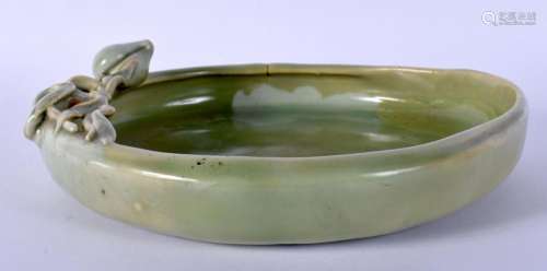 AN 18TH/19TH CENTURY CHINESE CELADON PORCELAIN BRUSH WASHER ...