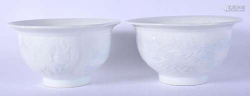 A PAIR OF CHINESE BLANC DE CHINE PORCELAIN BOWLS 20th Centur...