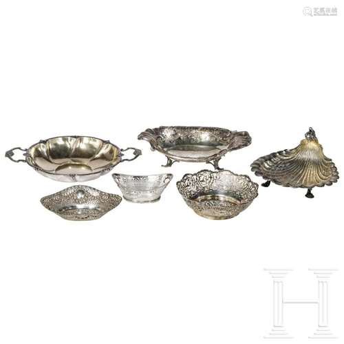 Five silver baskets/bowls, between 1900 and 1930