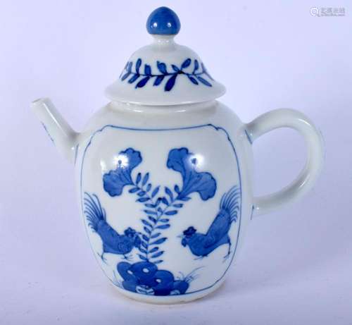 A CHINESE BLUE AND WHITE TEAPOT AND COVER 20th Century, pain...