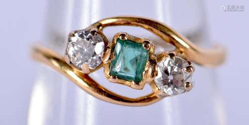 AN ANTIQUE GOLD DIAMOND AND EMERALD RING. K. 1.6 grams.