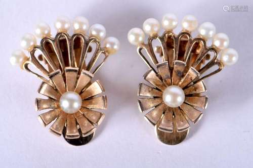 A PAIR OF YELLOW METAL PEARL EARRINGS. 3.7 grams. 1.75 cm x ...