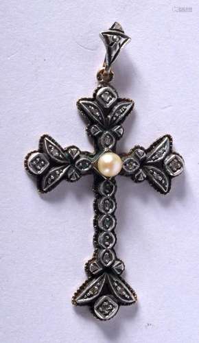 A VINTAGE GEM SET PEARL CRUCIFIX. 5 grams. 4.75 cm x 2.5 cm.