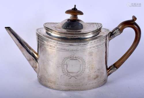 A GEORGE III SILVER TEAPOT. London 1792. 396 grams. 16.5 cm ...