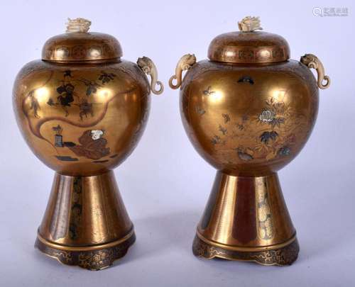 A FINE PAIR OF 19TH CENTURY JAPANESE MEIJI PERIOD GOLD LACQU...