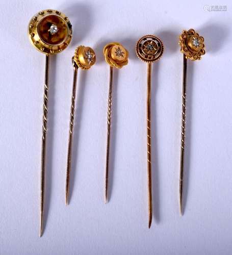 A 15CT GOLD PIN etc. 8.6 grams. (qty)