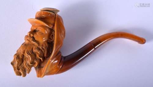 AN ANTIQUE MEERSCHAUM PIPE. 14 cm wide.