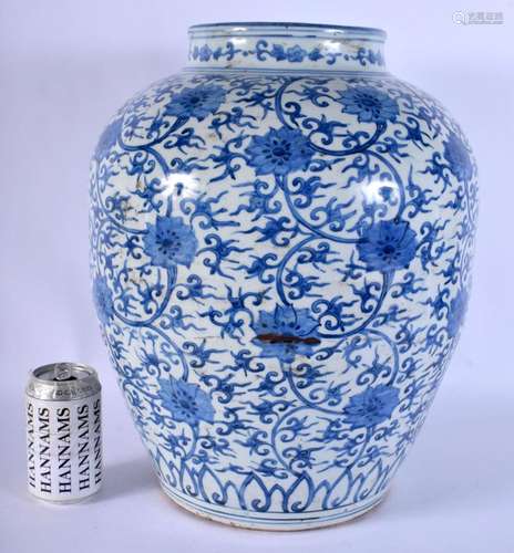 A VERY LARGE CHINESE QING DYNASTY BLUE AND WHITE PORCELAIN J...