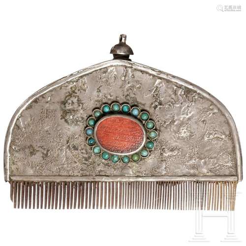 A silver-mounted Tibetan comb, 20th century