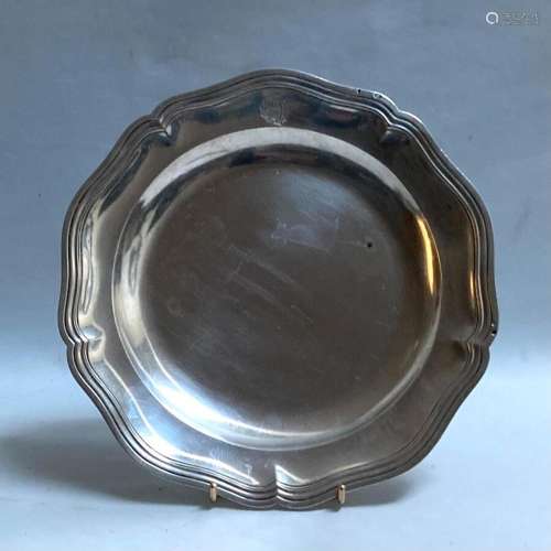 PLAT rond demi-creux en argent, modèle filets contours, grav...