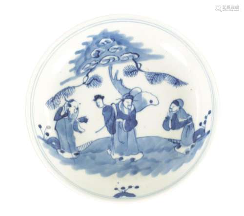 AN 18TH CENTURY BLUE AND WHITE CHINESE SHALLOW DISH