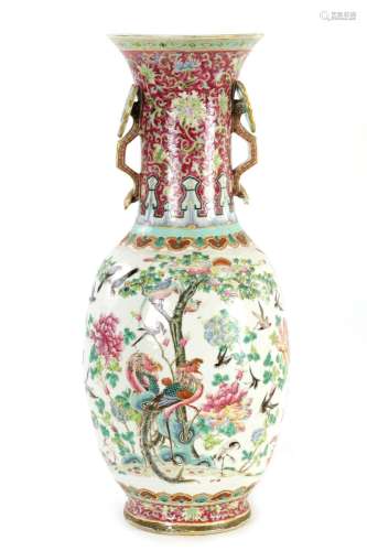 A LARGE 19TH CENTURY CHINESE FAMILLE ROSE OVIOD HALL VASE WI...