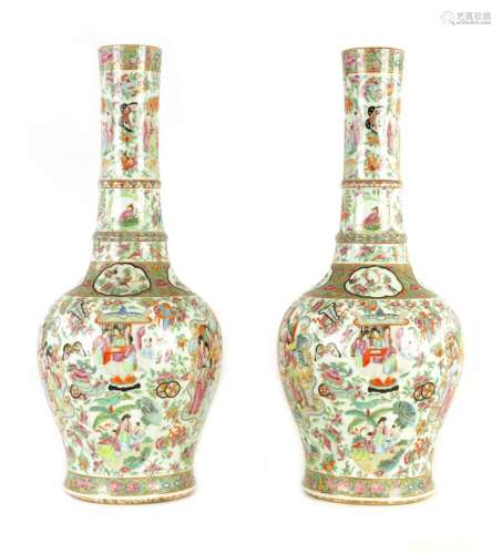 A PAIR OF 19TH CENTURY FAMILLE VERTE CHINESE CANTON SLENDER ...