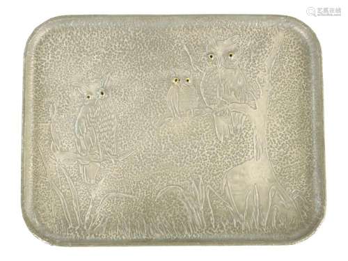 AN UNUSUAL ARTS AND CRAFTS PEWTER TRAY DECORATED WITH OWLS