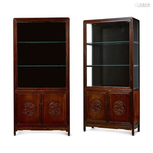 A pair of rosewood display cabinets, Republican period 民國 ...