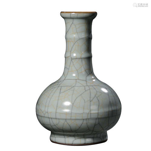 CELADON VASE, SOUTHERN SONG DYNASTY, CHINA, 12TH CENTURY