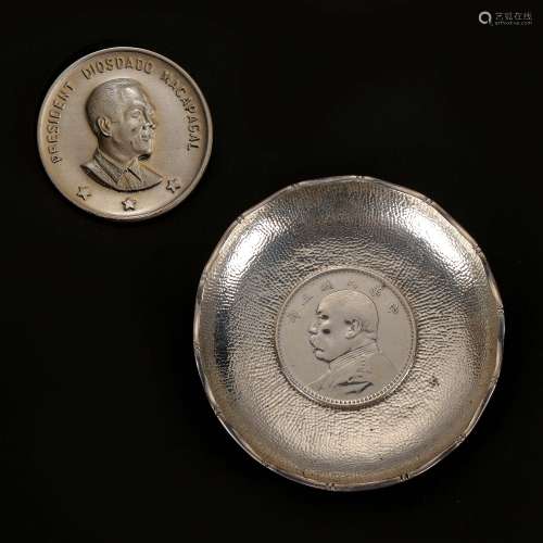 A SET OF CHINESE COMMEMORATIVE COINS