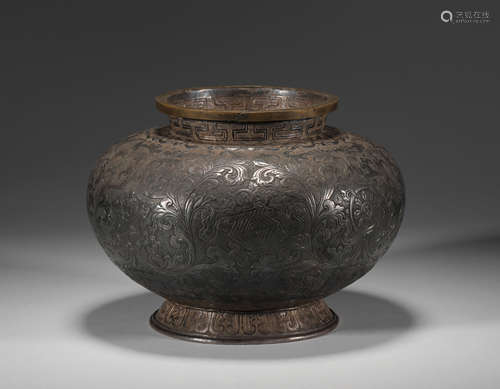 Qing dynasty silver eight-treasure pattern pot