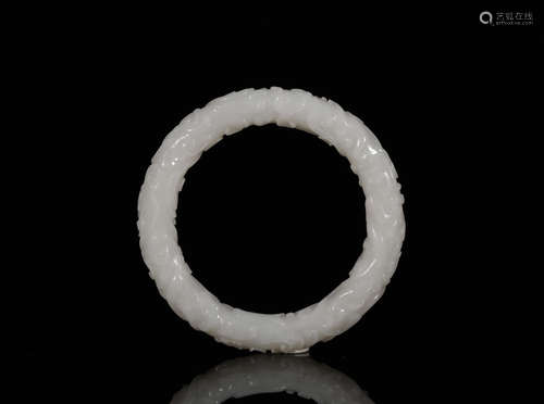 Han Dynasty Hetian jade bracelet