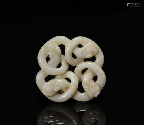 Yuan dynasty dragon jade ornaments