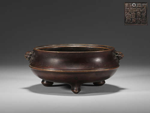 Fine bronze censer with two lion ears from the Qing Dynasty