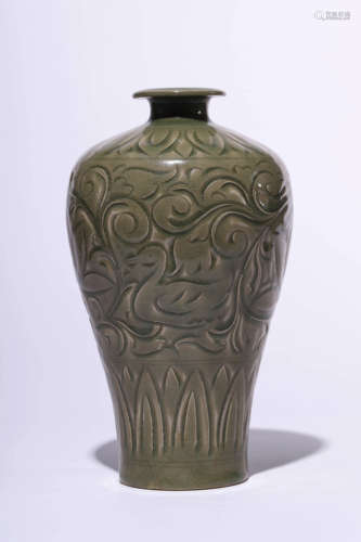 Imitation Yaozhou kiln carved plum vase