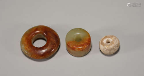 Red mountain jade ornaments a group