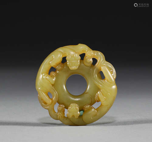 In the Qing Dynasty, Hetian Topaz double dragon pattern Pend...