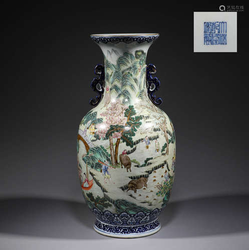 Qing Dynasty, blue and white pastel character story bottle