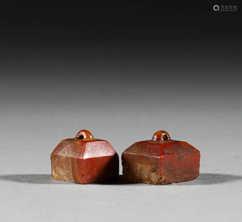 During the Warring States period, there was a pair of agate ...