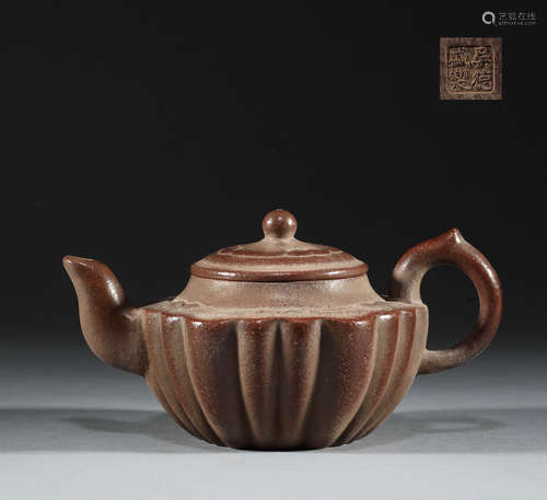 Purple clay pot in Qing Dynasty