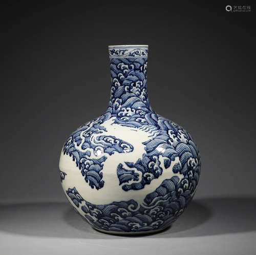 Ming Dynasty, sea water dragon plum vase