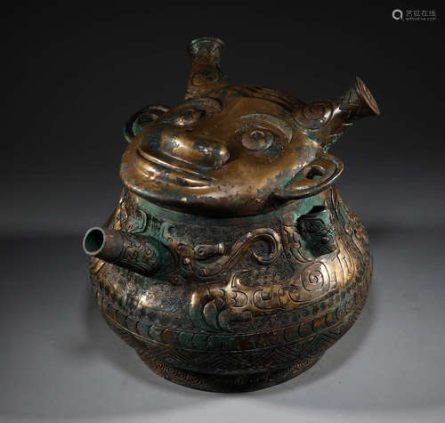 In the Shang and Zhou dynasties, bronze animal faced tripod