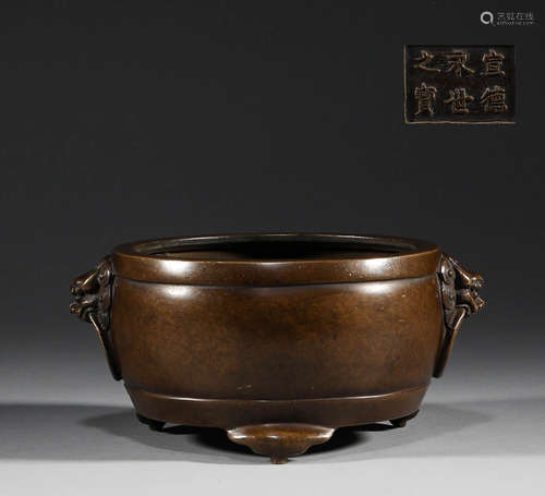 In the Ming Dynasty, the bronze double animal ear censer