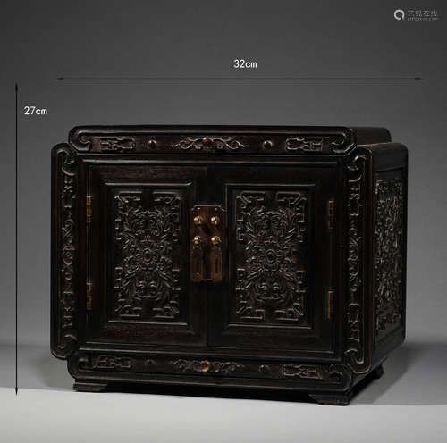 Red sandalwood treasure chest in the Qing Dynasty