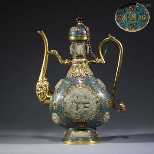 In the Qing Dynasty, copper Cloisonne was embedded in Hetian...