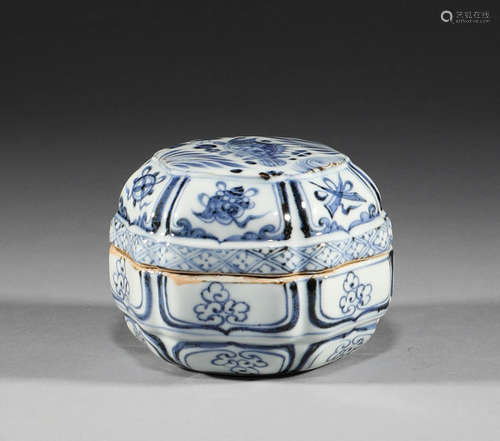 Ming Dynasty, blue and white eight treasures ink box