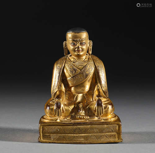 In the Ming Dynasty, the bronze gilded statue of Guru Buddha