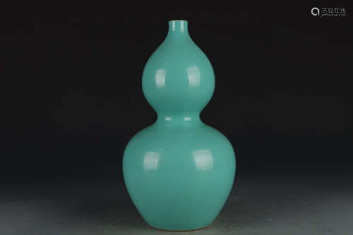清雍正 单色绿釉葫芦瓶